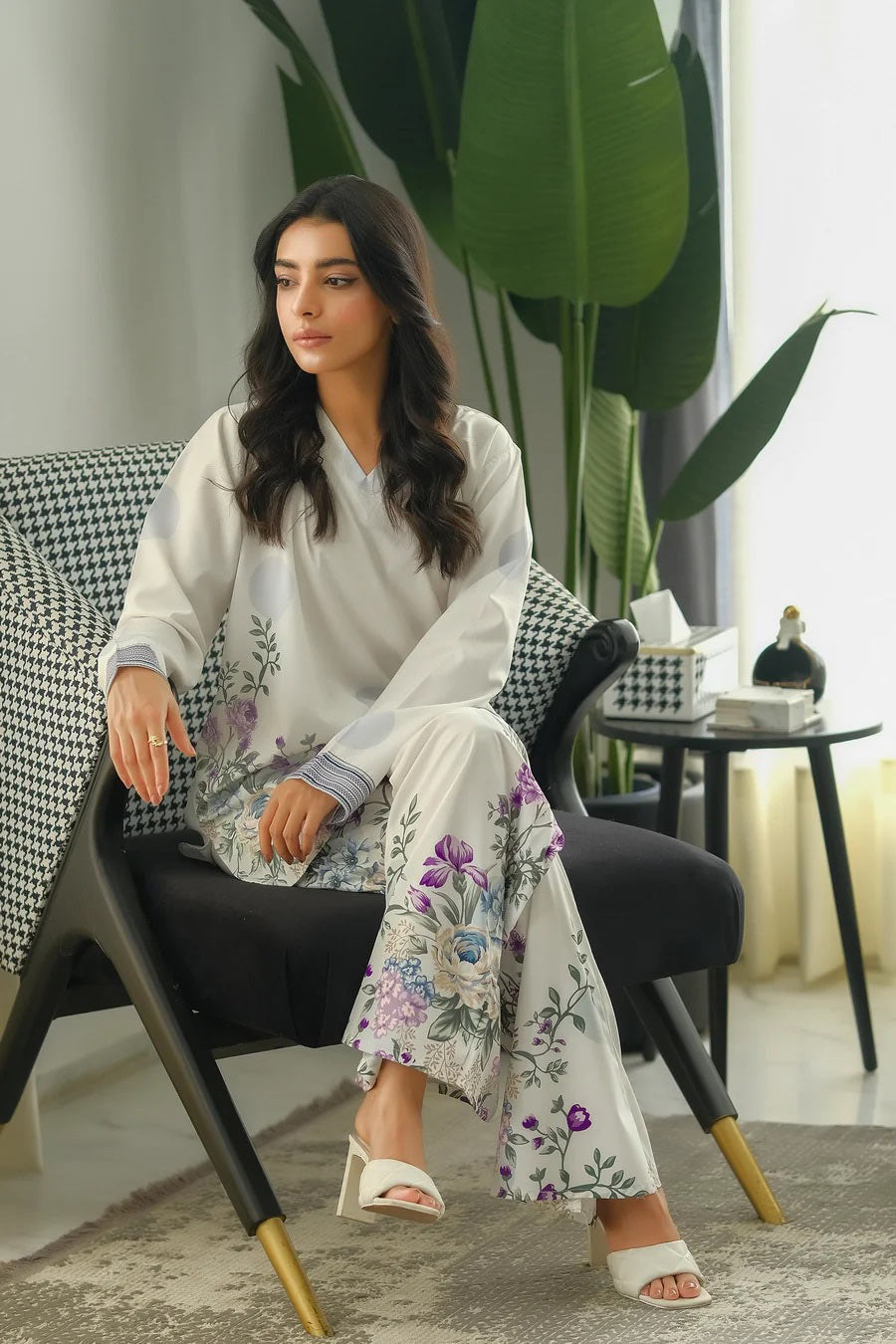 Vyara - Digital Printed 2 Pcs PREMIUM FABRIC | SUMMER FIT | STITCHED-1200