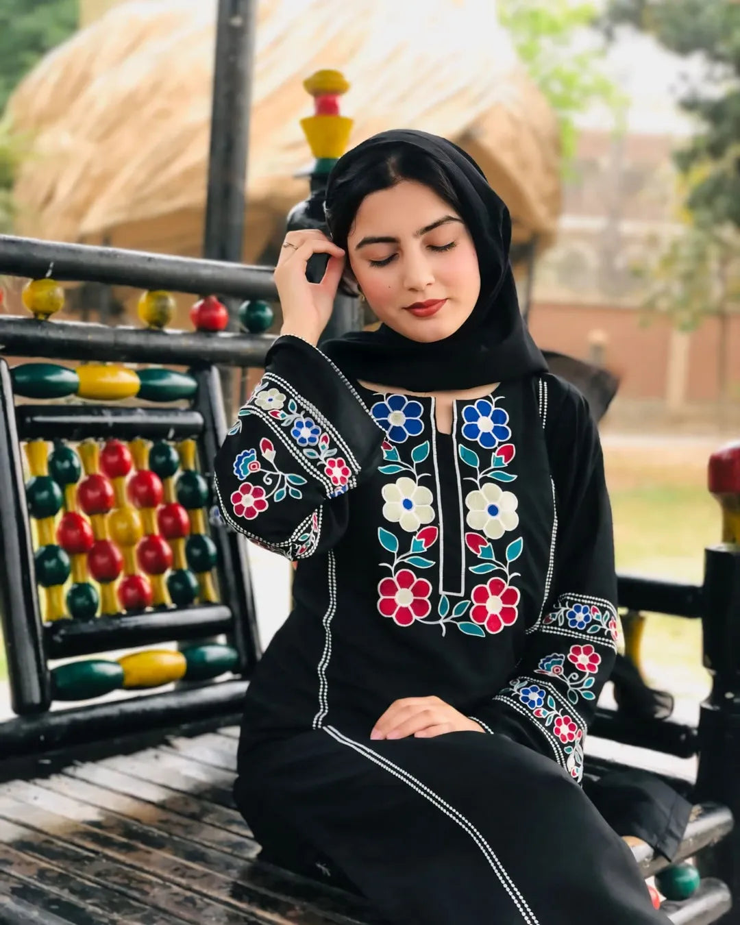 Maya Black (2-Piece Embroidery Set)