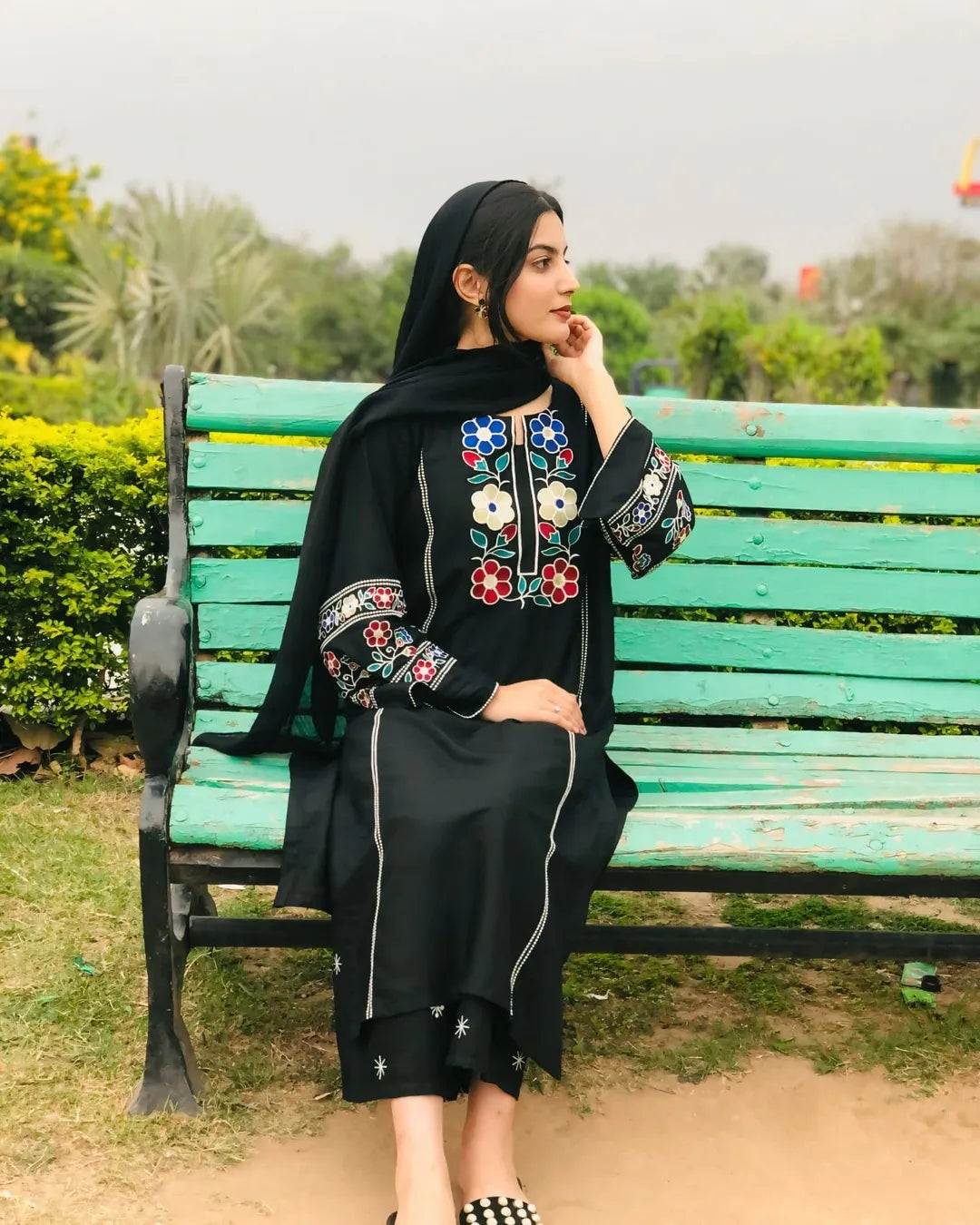 Maya Black (2-Piece Embroidery Set)