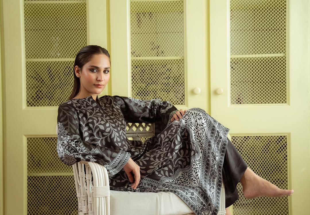 Komal Black Long Length (Digital 2 Pcs)