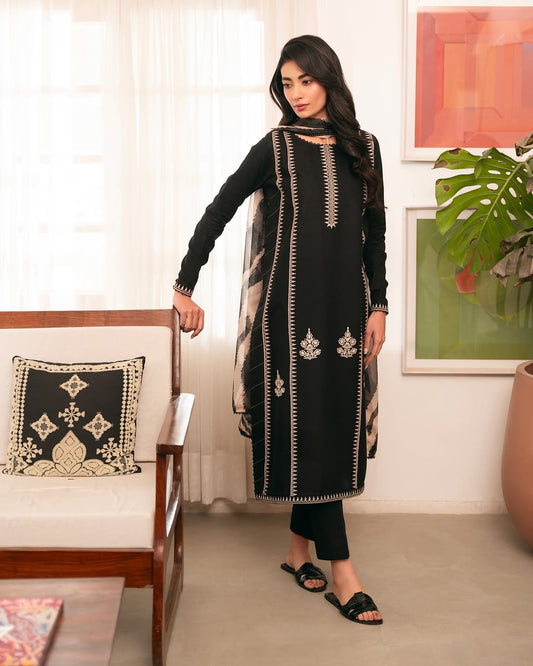 Wardha long Length (Embroidery 3 Pcs)
