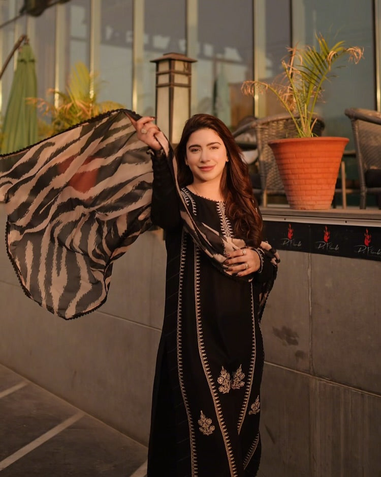Wardha long Length (Embroidery 3 Pcs)
